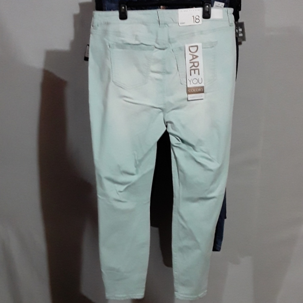 Celebrity Pink, Skinny Redux Frosty Sizes 24 - Picture 7 of 8